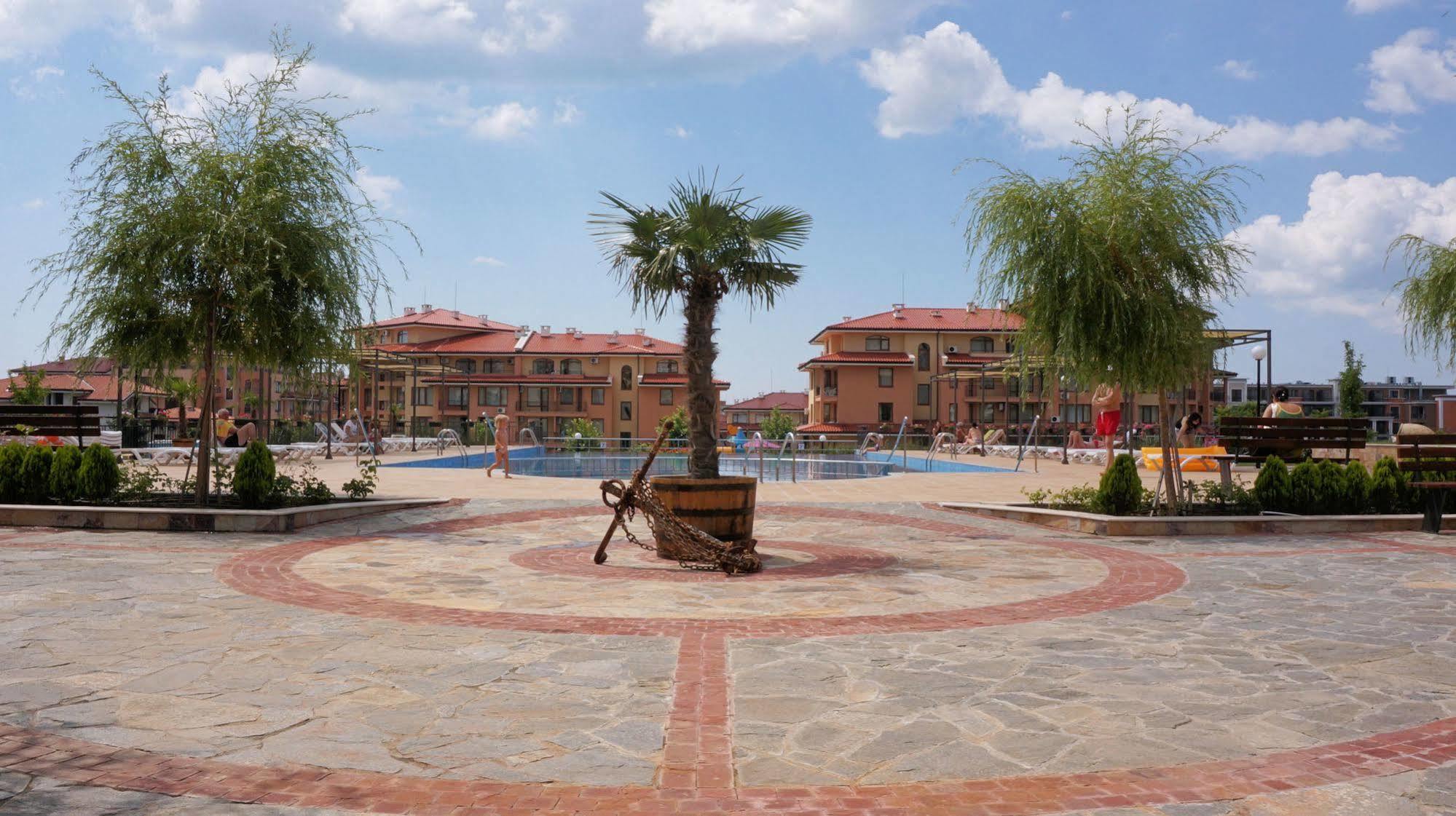 Sorrento Sole Mare Aparthotel Sveti Vlas Exteriör bild